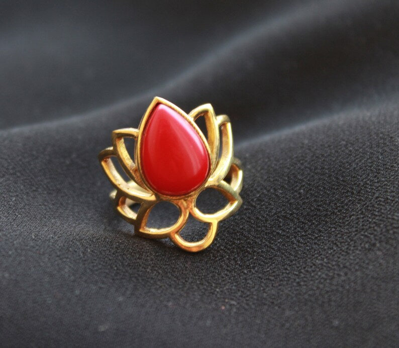 Natural Red Onyx Handmade Flower Shaped Birthstone Ring