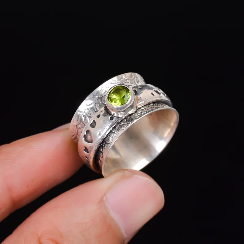 Peridot Fidget Spinner Ring