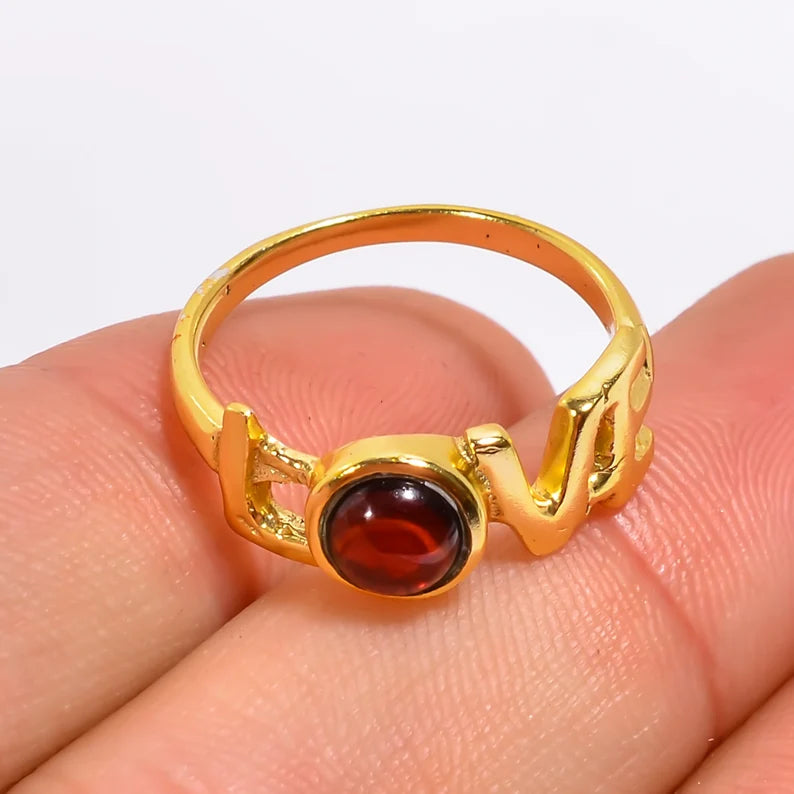 Garnet Love Design Women's Birthstone Minimalist Ring