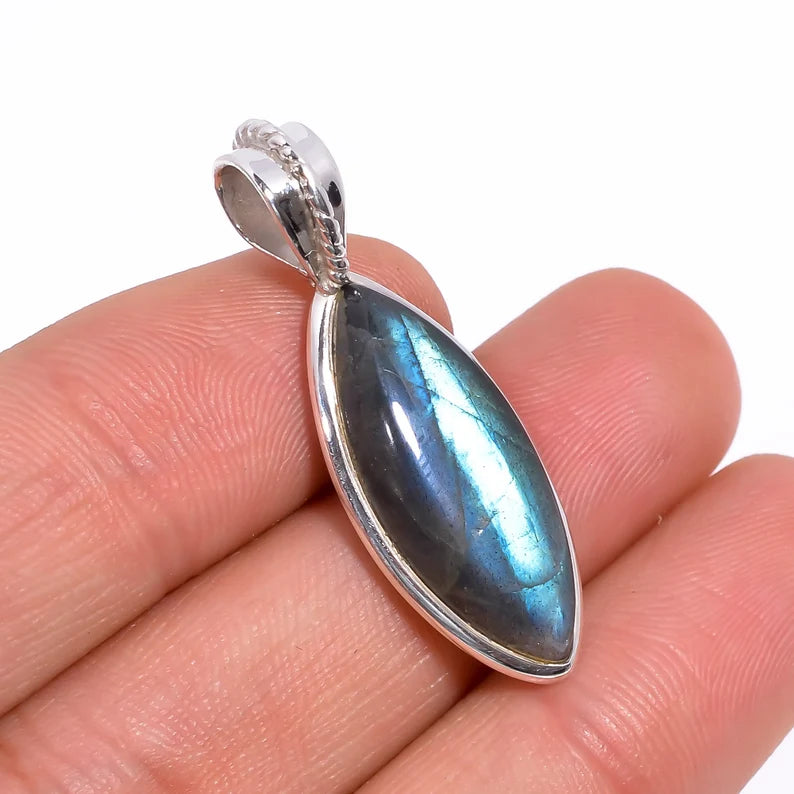 Labradorite Gemstone 925 Sterling Silver Pendant