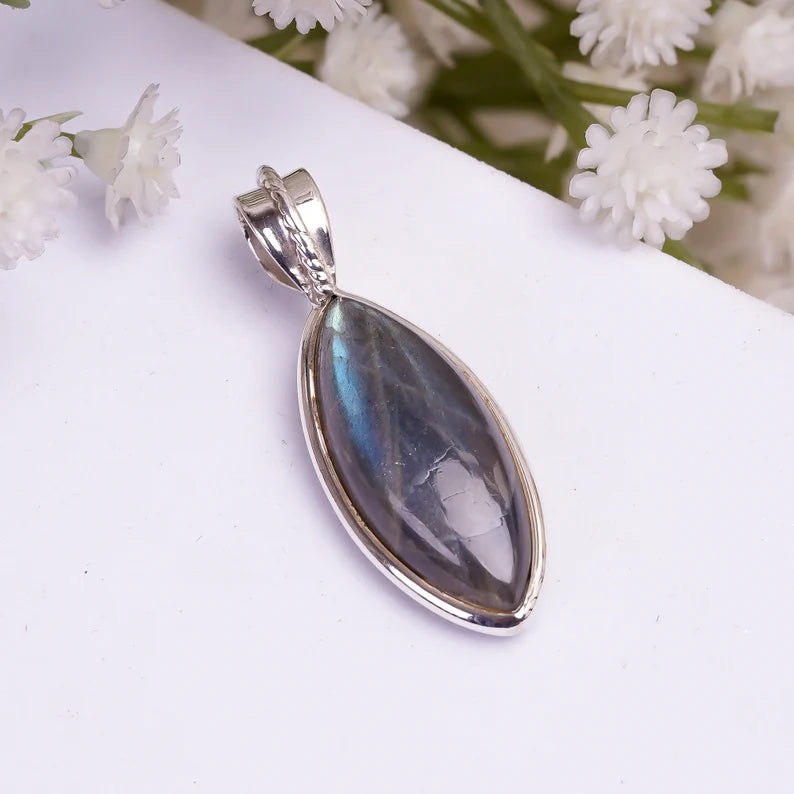 Labradorite Gemstone 925 Sterling Silver Pendant