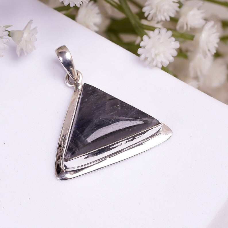 Natural Labradorite Gemstone 925 Sterling Silver Pendant