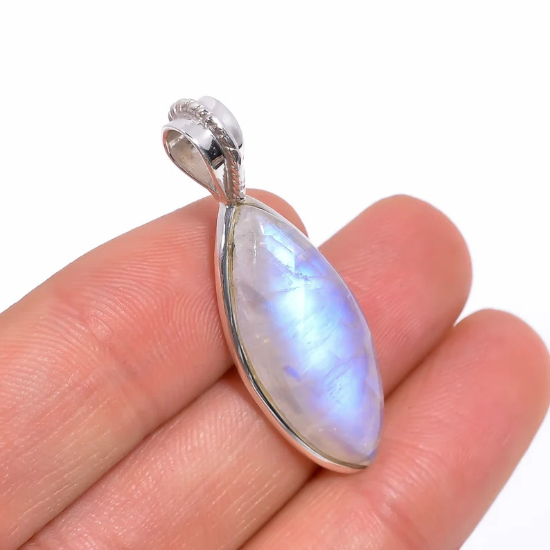 Rainbow Moonstone 925 Sterling Silver Pendant