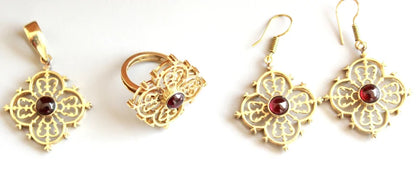 Natural Gemstone Flower Shaped Jewelry Set Combo of Pendant , Earrings and Ring