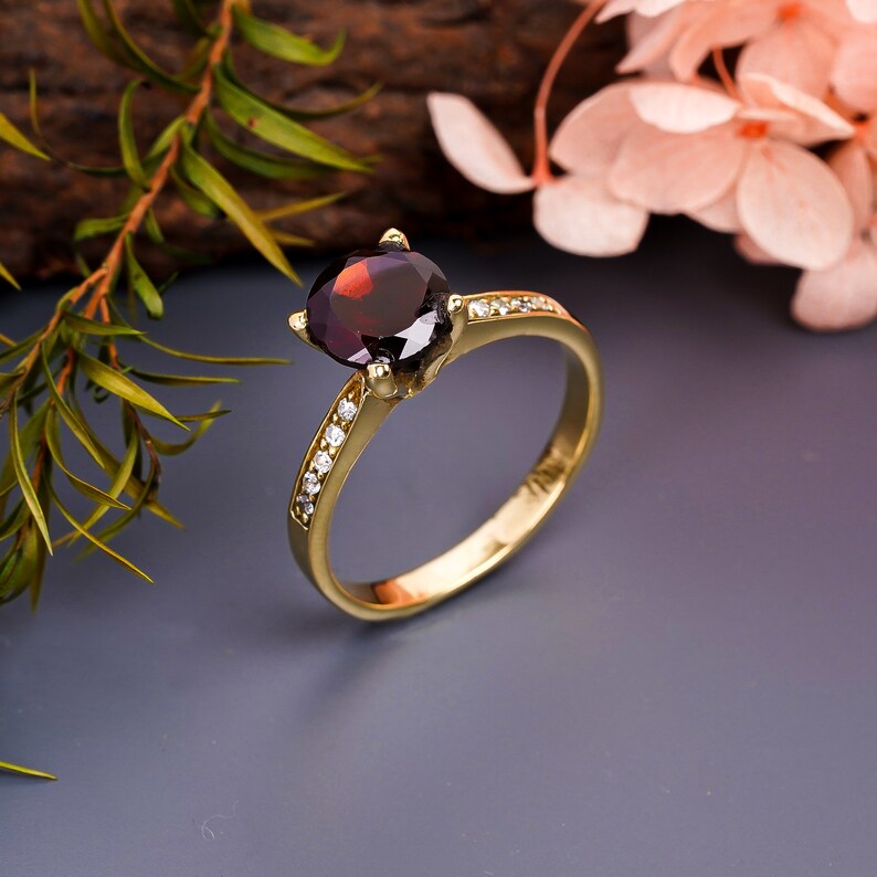 Natural Garnet Gemstone Cubic Zirconia Engagement Ring