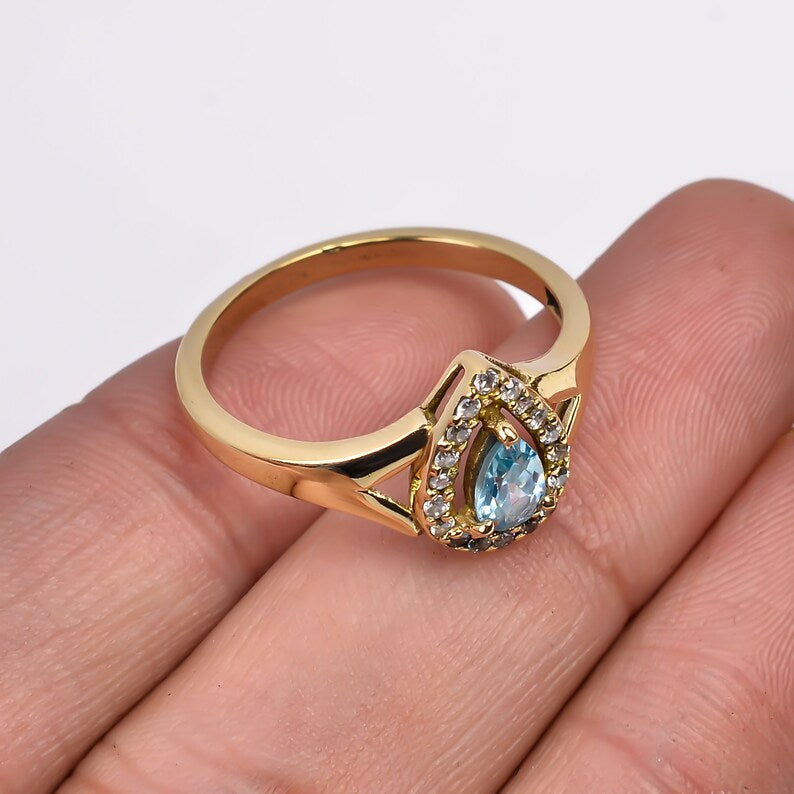 Stunning Blue Topaz Engagement Cubic Zirconia Ring